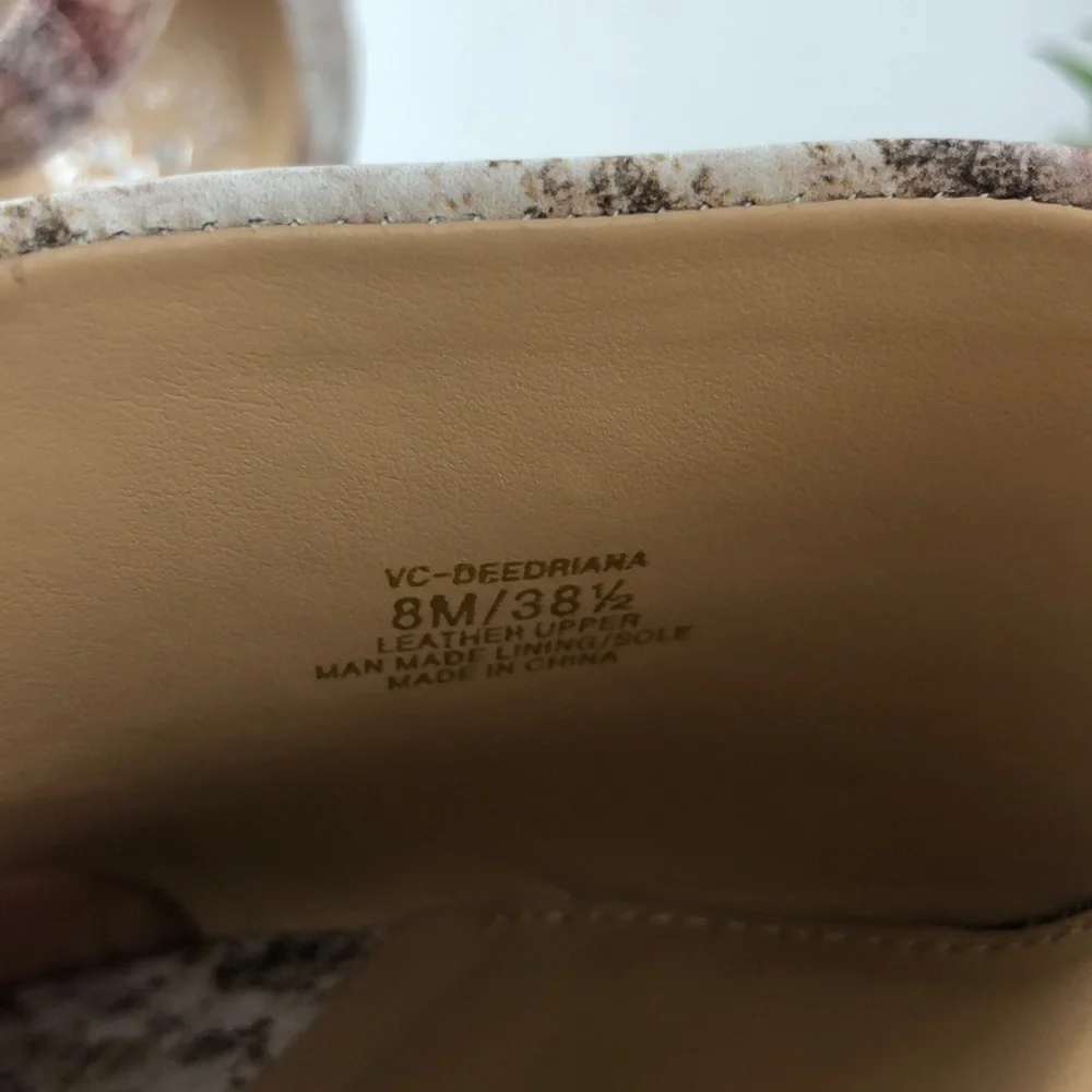 NEW Vince Camuto Deedriana Peep Toe Wedges 8